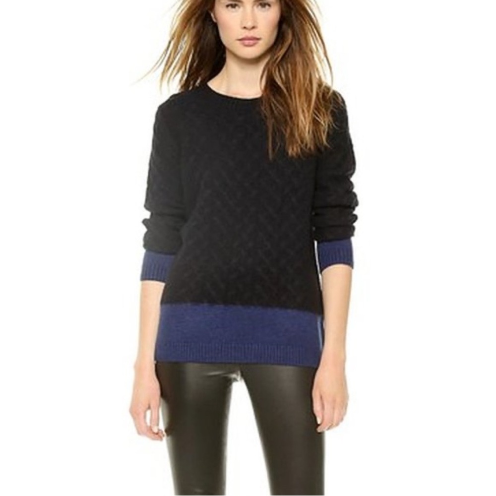 VGUC Vince navy and lighter blue cable knit crew neck long sleeve sweater wool